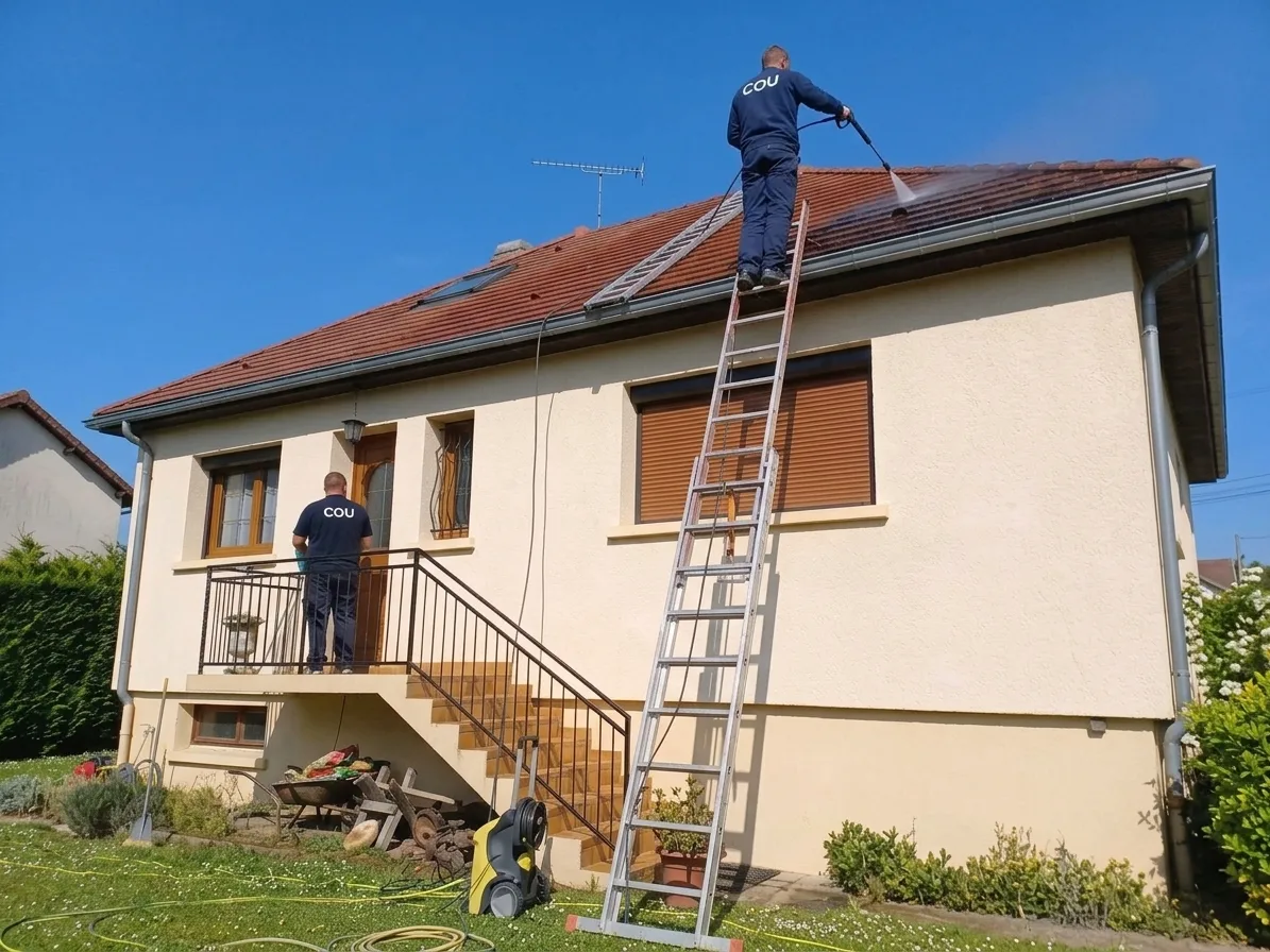 Démoussage de toiture à Villeparisis Démoussage de toiture à Villeparisis